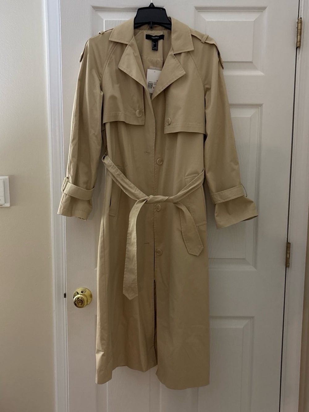 NWT FOREVER 21 trench coat in size SMALL color: desert sand